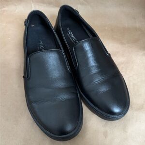 Vionic Pro Avery Black Leather Slip On Shoe. US 8.5